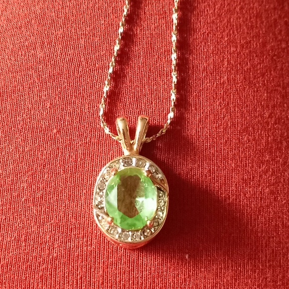 Vintage SP Avon Peridot necklace - Picture 1 of 6